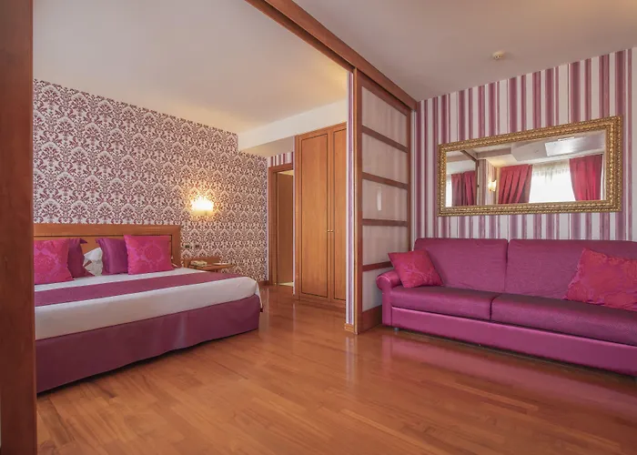 Palace Ξενοδοχείο 4*