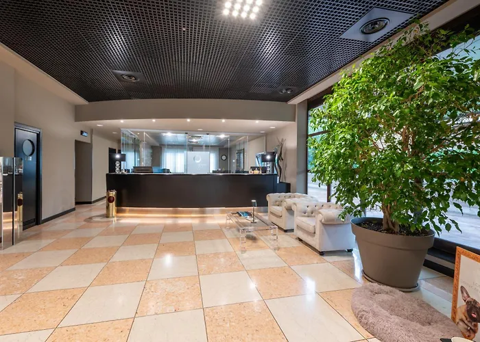 Palace 4*