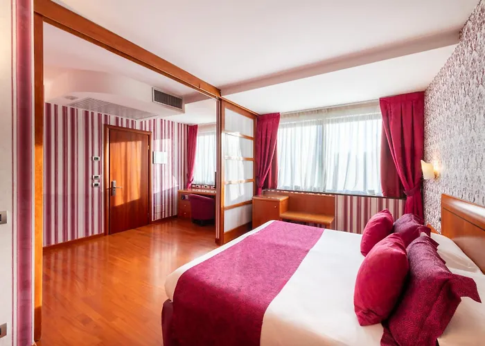 Palace 4*